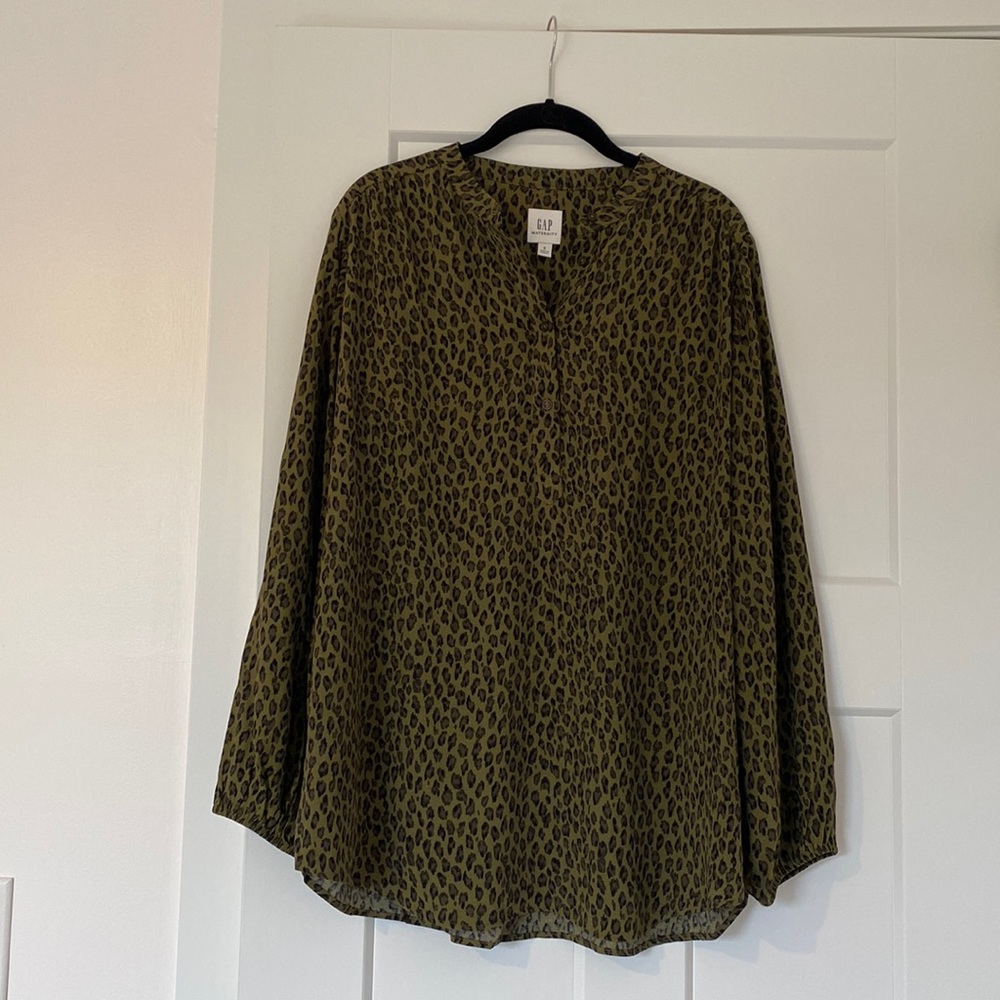 Gap Maternity Leopard Print Split Neck Top - image 1